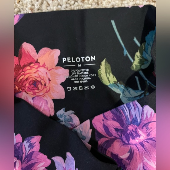 EUC Peloton cadet flower leggings, medium - Picture 2 of 3